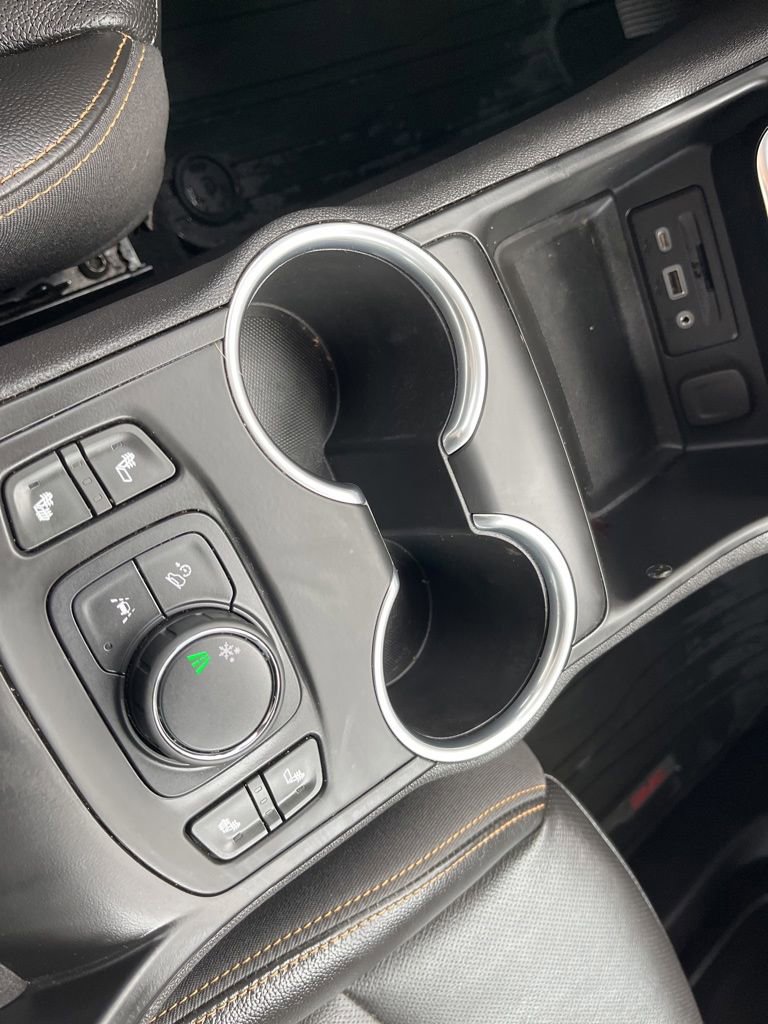 Used 2020 GMC Terrain SLT w/ Elevation Edition FWD image 19