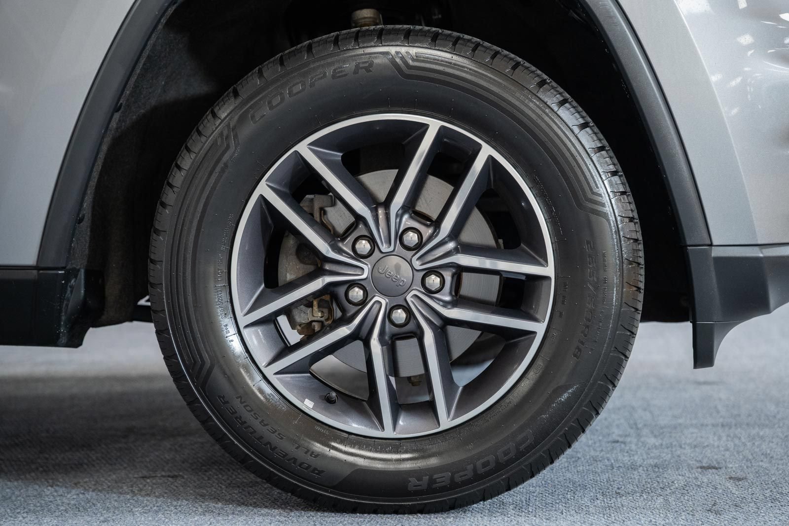 Used 2019 Jeep Grand Cherokee Limited w/ Luxury Group II RWD image 21