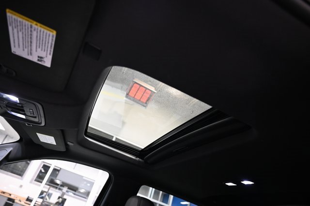 Used 2019 Chevrolet Silverado 1500 High Country w/ Technology Package image 21