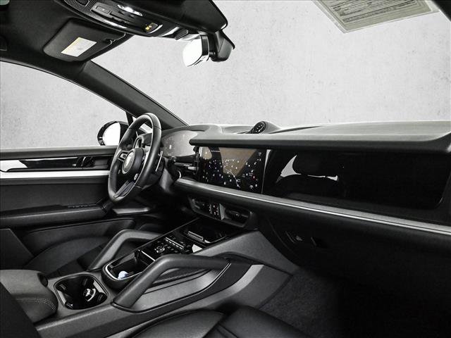 Used 2025 Porsche Cayenne Coupe AWD/4WD image 24
