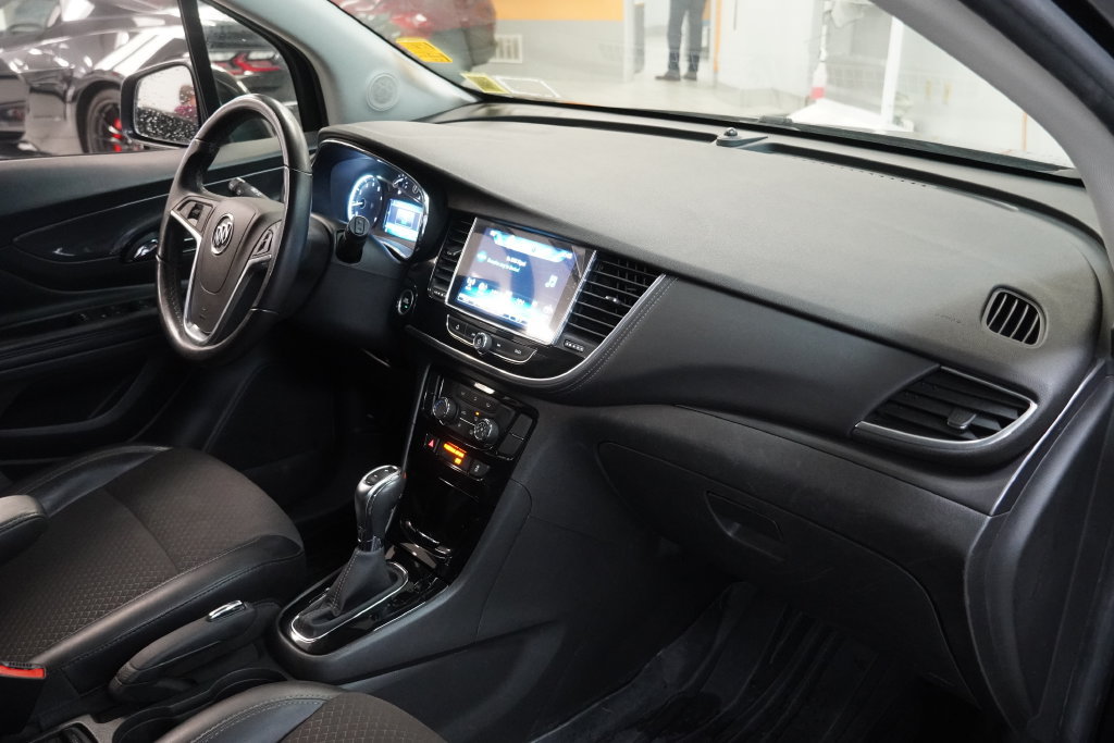 Used 2020 Buick Encore Preferred AWD/4WD image 25
