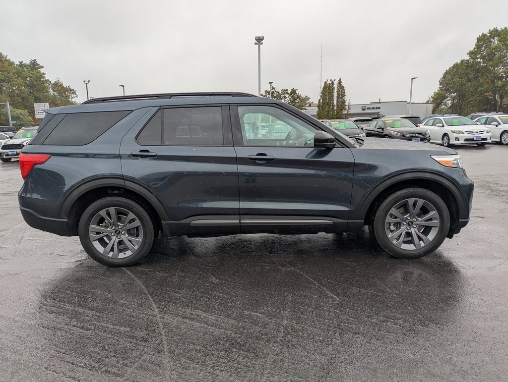 Used 2022 Ford Explorer XLT w/ Equipment Group 202A image 7