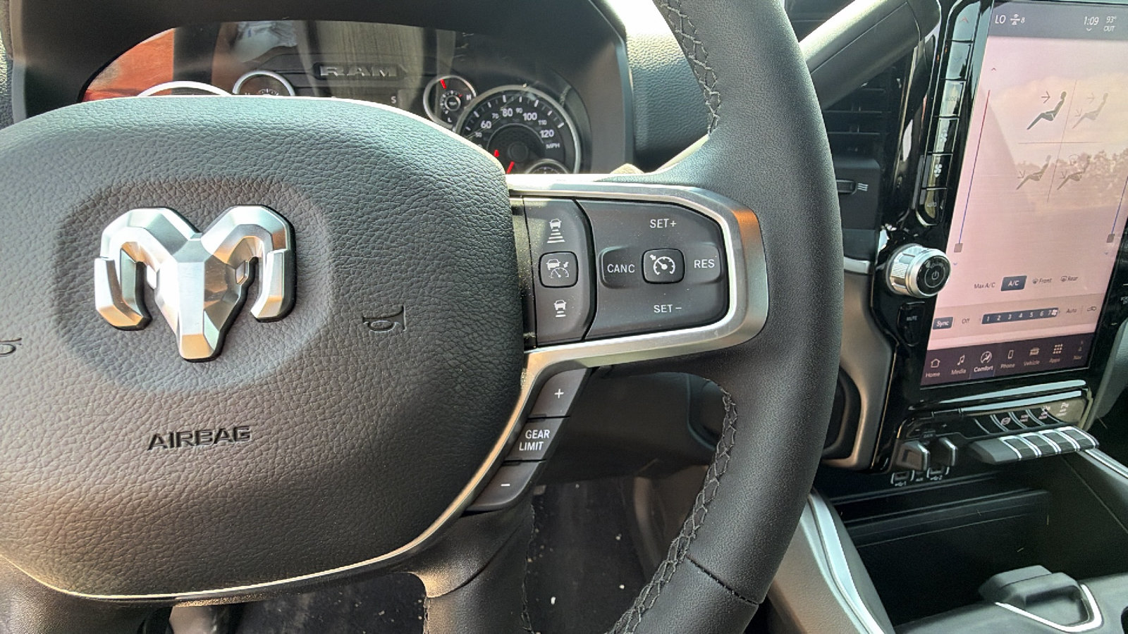 New 2026 RAM 2500 Big Horn AWD/4WD image 23