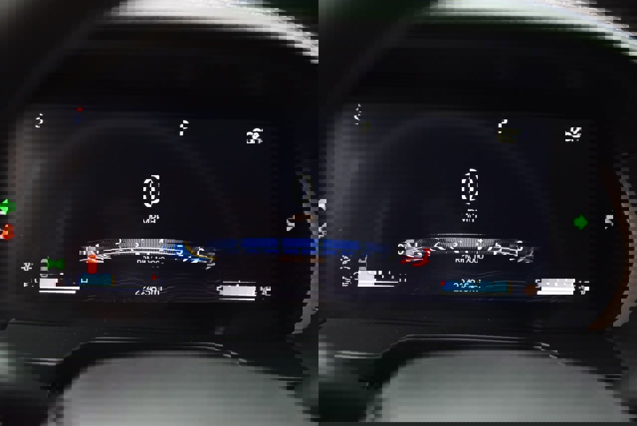 Used 2023 Jeep Grand Cherokee Limited w/ Luxury Tech Group II image 25