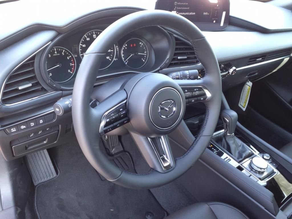 New 2024 MAZDA MAZDA3 Hatchback w/Premium Plus Pkg image 10