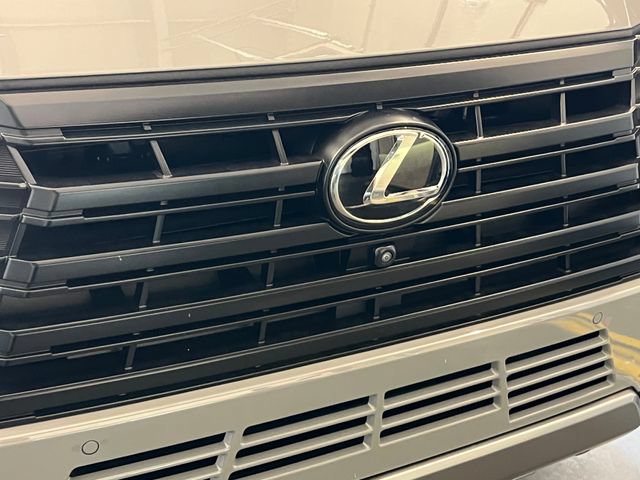 Used 2025 Lexus GX 550 w/ Accessory Package (32) AWD/4WD image 19