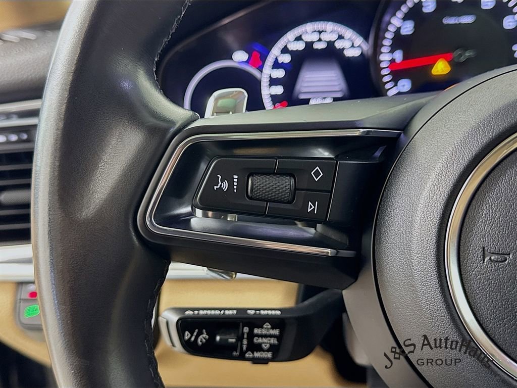 Used 2023 Porsche Panamera 4 image 13