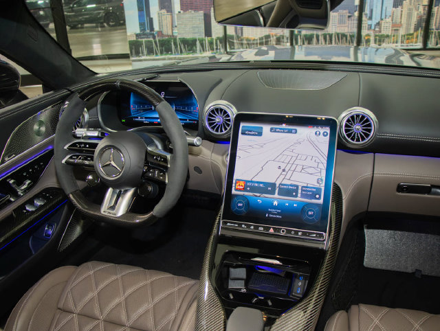 Certified 2024 Mercedes-Benz SL 63 AMG 4MATIC image 17