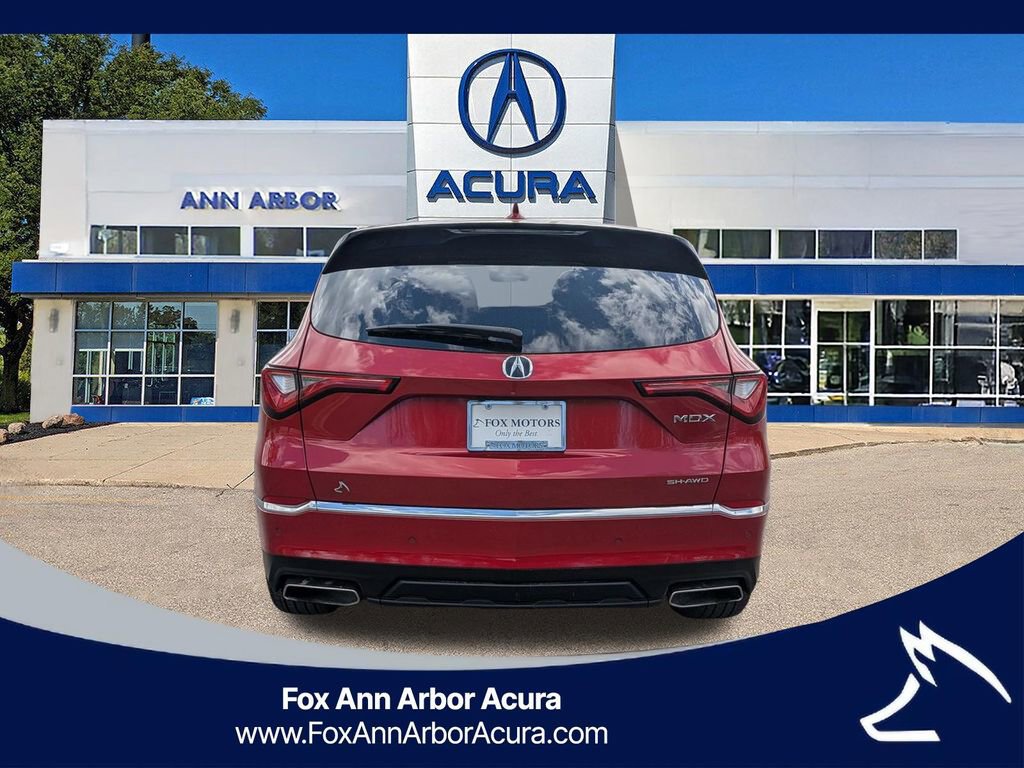 Certified 2023 Acura MDX SH-AWD w/ Technology Package image 4