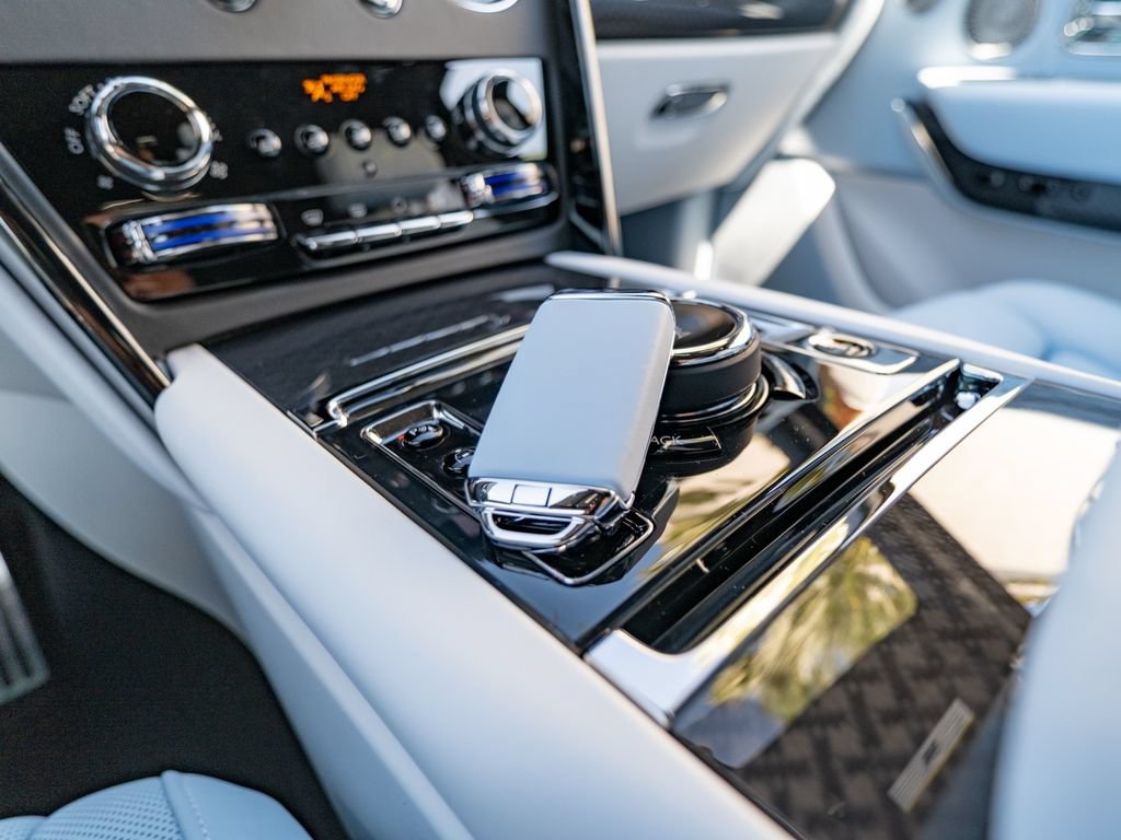 New 2027 Rolls-Royce Cullinan Black Badge AWD/4WD image 14