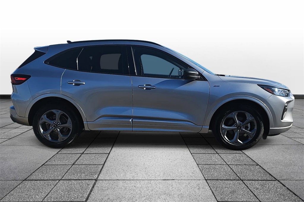 Used 2023 Ford Escape ST-Line image 4