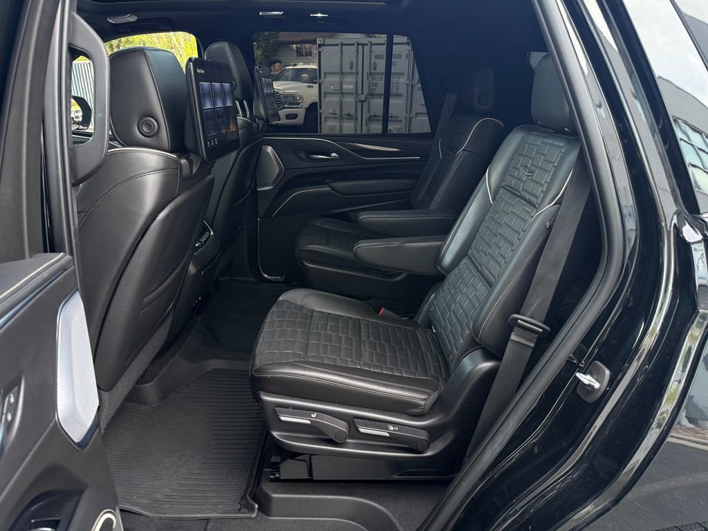 Used 2022 Cadillac Escalade Sport Platinum AWD/4WD image 28