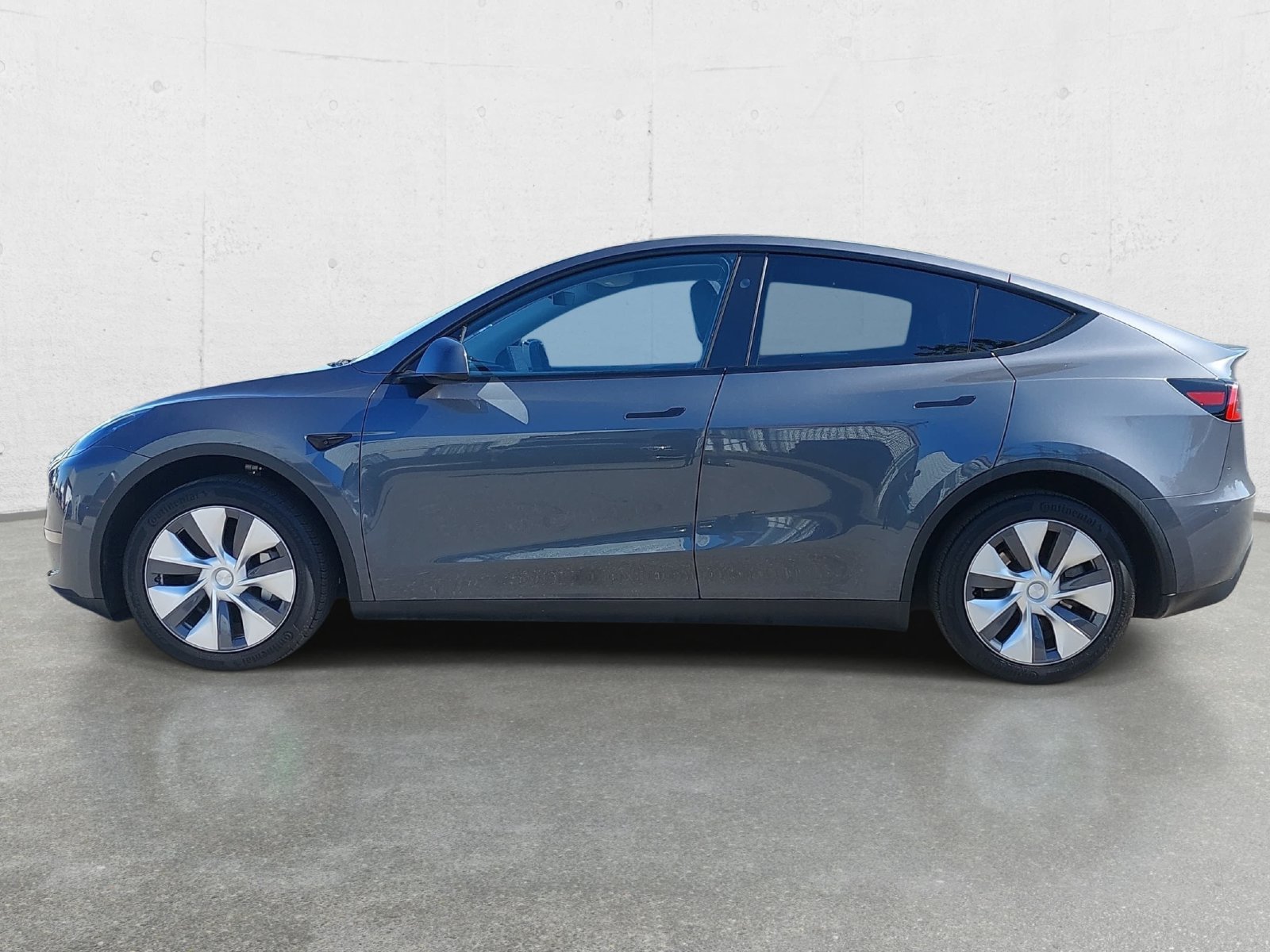 Used 2023 Tesla Model Y 2WD image 8