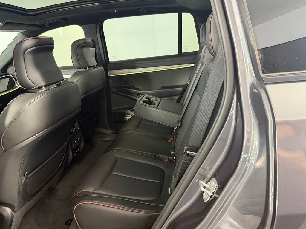 Used 2024 Jeep Wagoneer Launch Edition AWD/4WD image 25