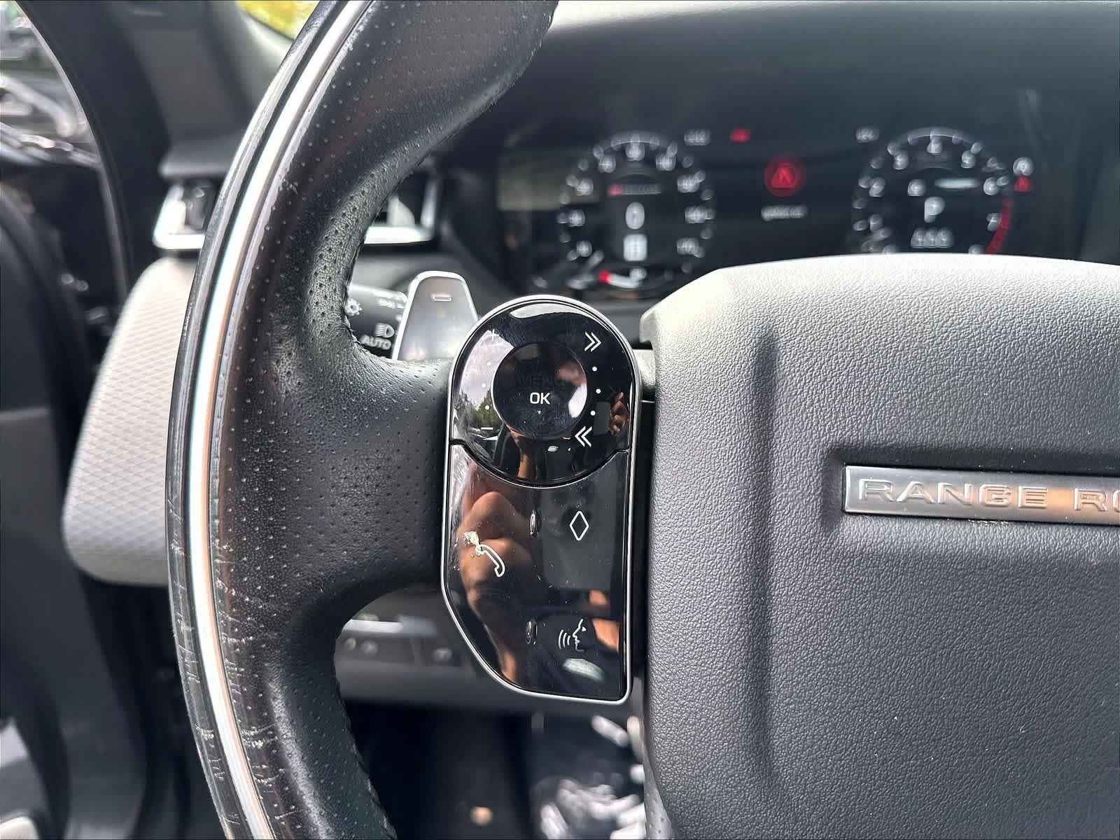 Used 2019 Land Rover Range Rover Velar R-Dynamic SE AWD/4WD image 18