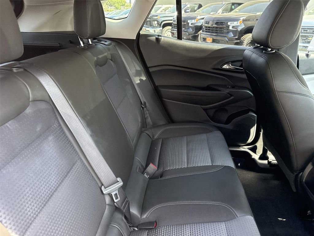 Used 2024 Chevrolet Trax LT image 23