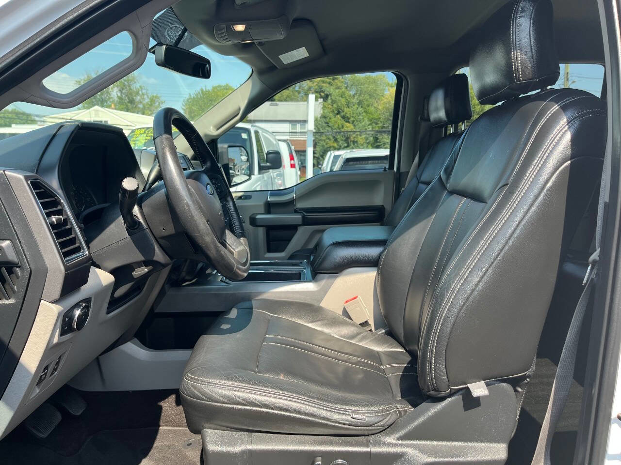 Used 2018 Ford F150 XLT w/ Equipment Group 302A Luxury image 8