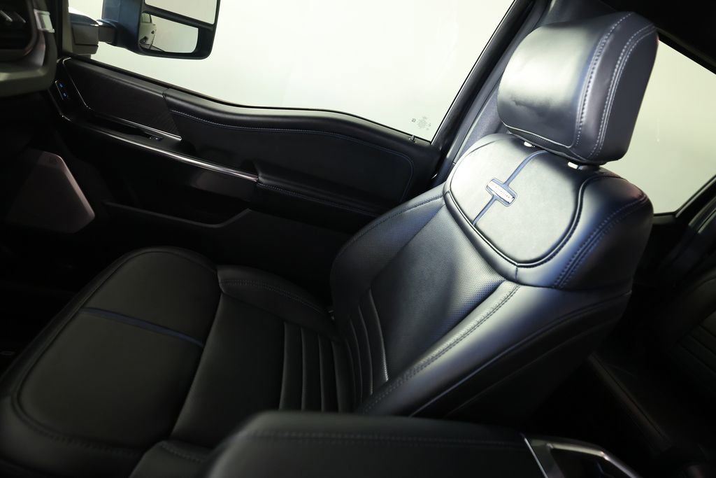 Used 2025 Ford F250 Platinum w/ FX4 Off-Road Package image 37