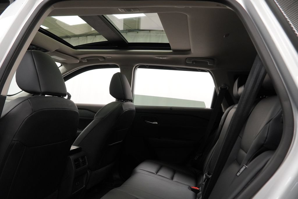 Used 2023 Nissan Rogue SV w/ SV Premium B Package AWD/4WD image 5