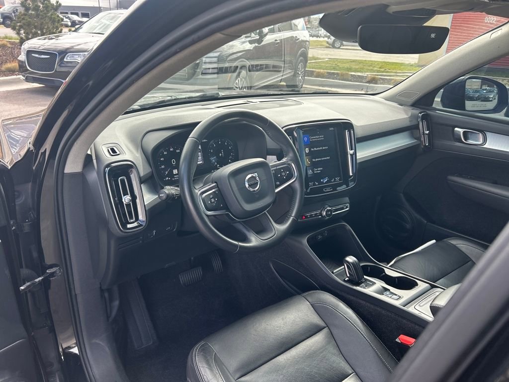 Used 2019 Volvo XC40 T5 Momentum image 10