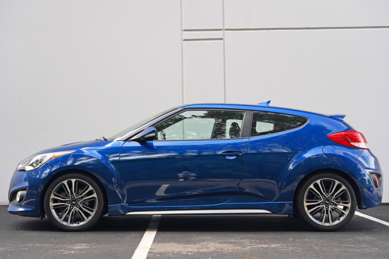 Used 2016 Hyundai Veloster Turbo FWD image 8