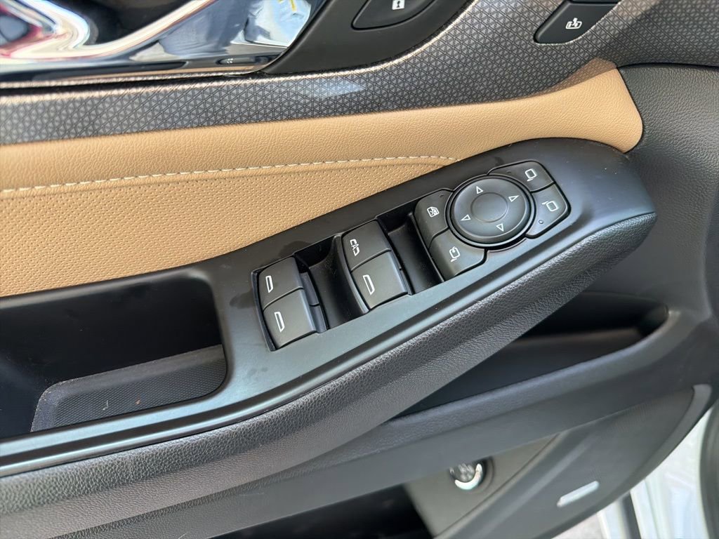 Used 2023 Chevrolet Traverse Premier image 7