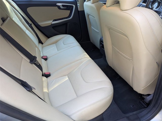 Used 2018 Volvo V60 T5 Dynamic w/ Vision Package image 27