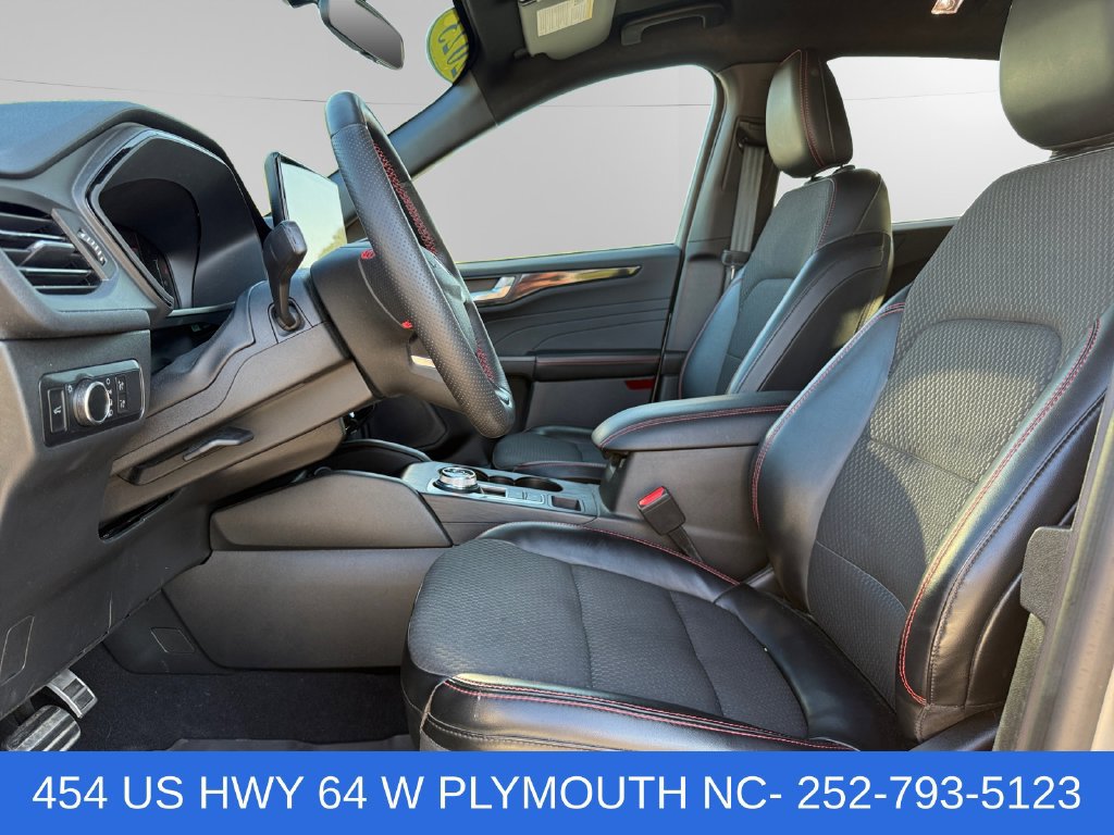 Used 2023 Ford Escape ST-Line w/ Tech Pack #1 AWD/4WD image 9