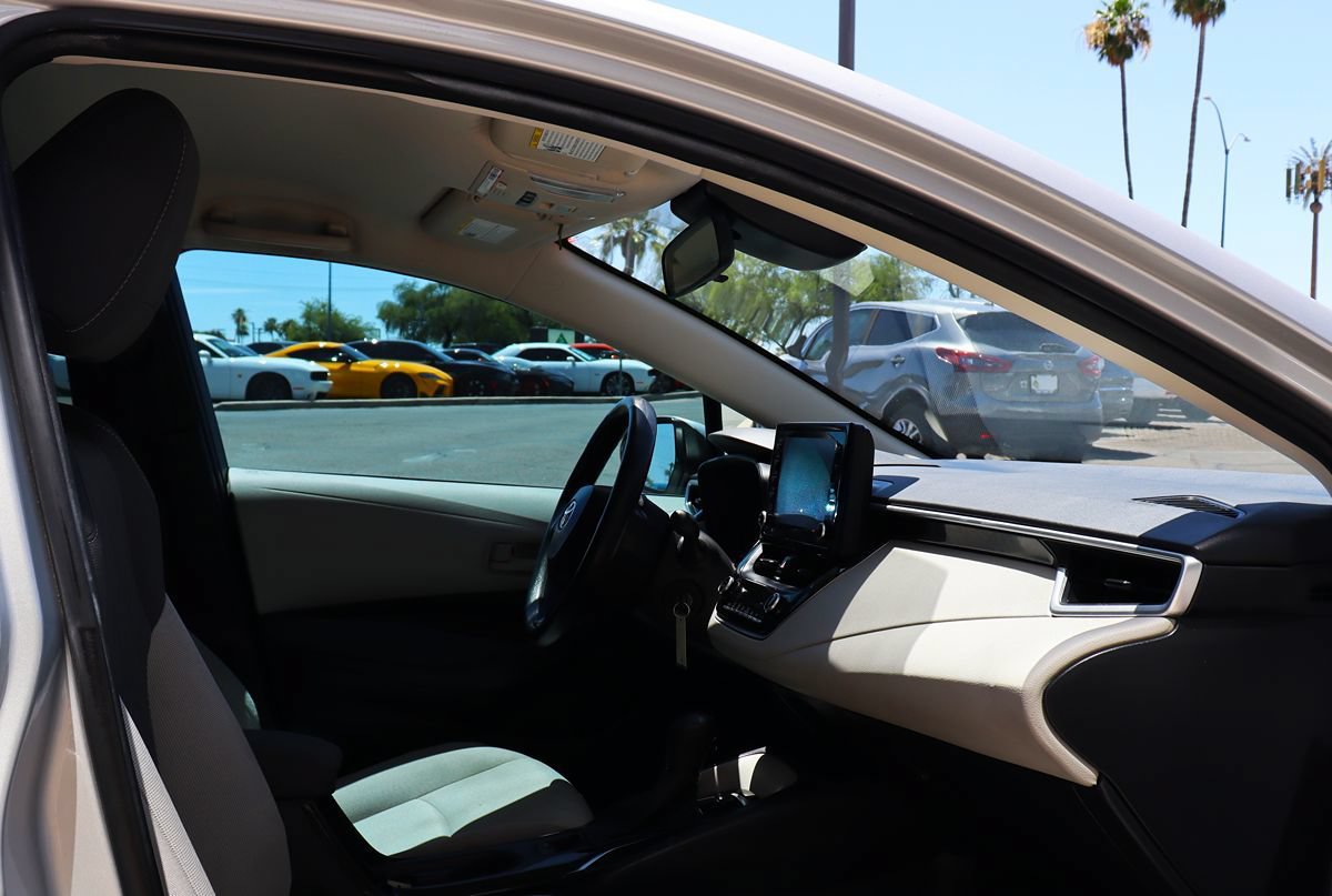 Used 2022 Toyota Corolla LE w/ Carpet Mat Package (TMS) FWD image 30