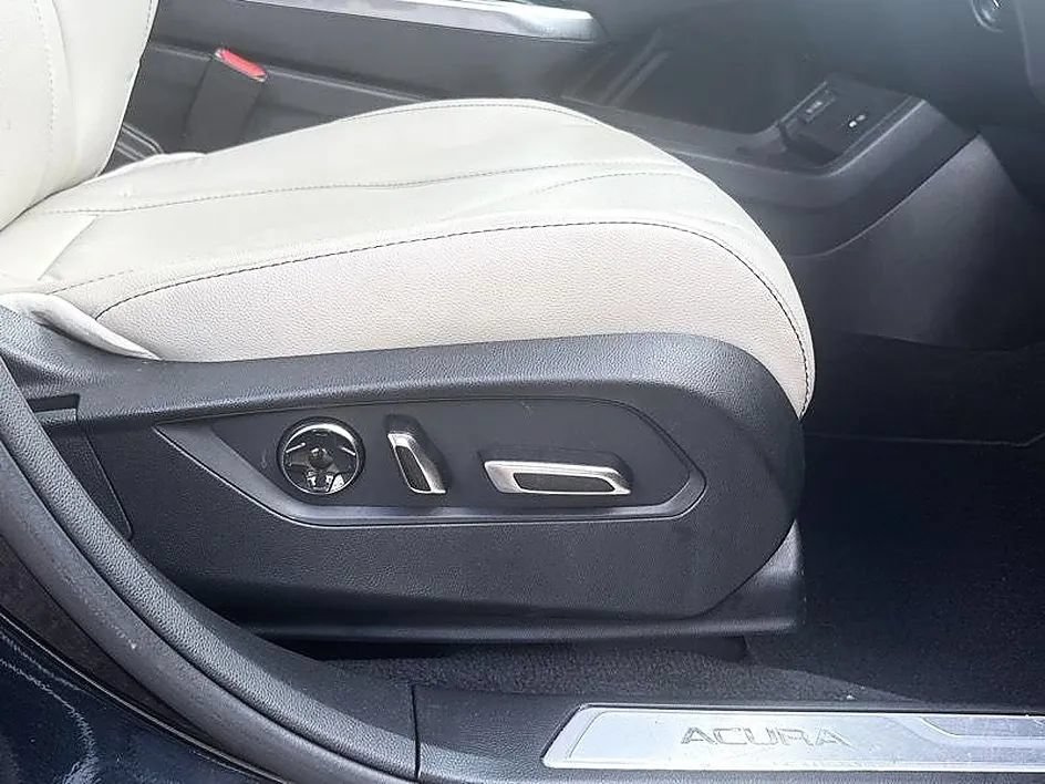 Used 2025 Acura RDX SH-AWD image 24