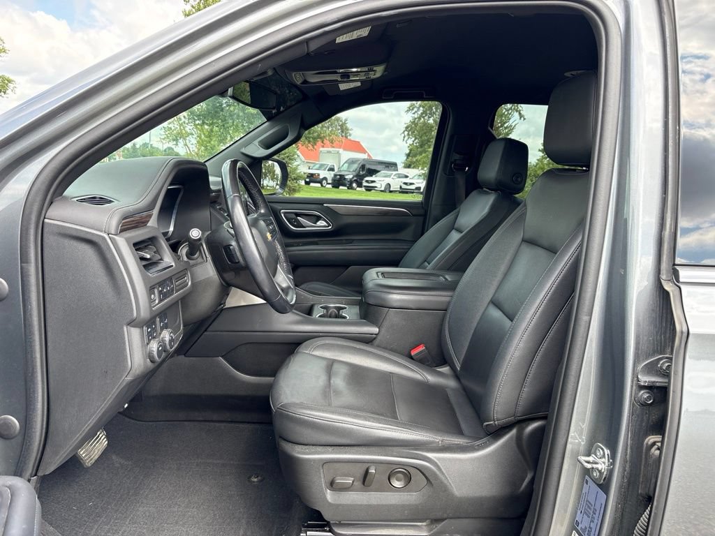 Used 2022 Chevrolet Suburban LT AWD/4WD image 16
