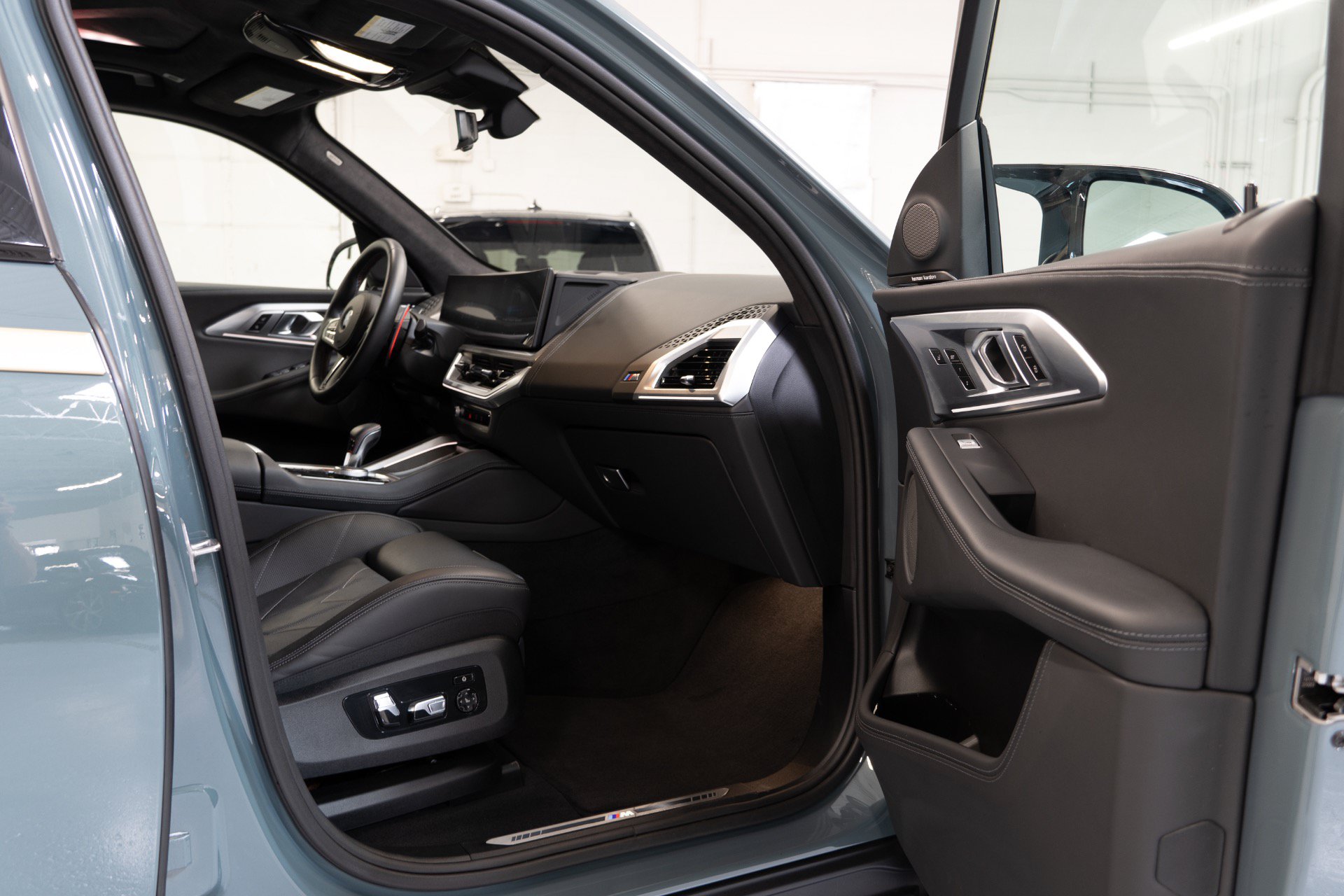 Used 2023 BMW XM image 35