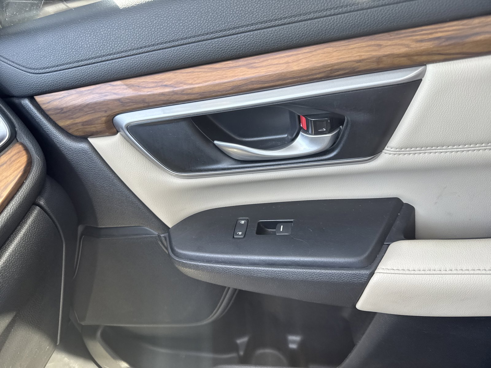 Used 2019 Honda CR-V Touring image 14