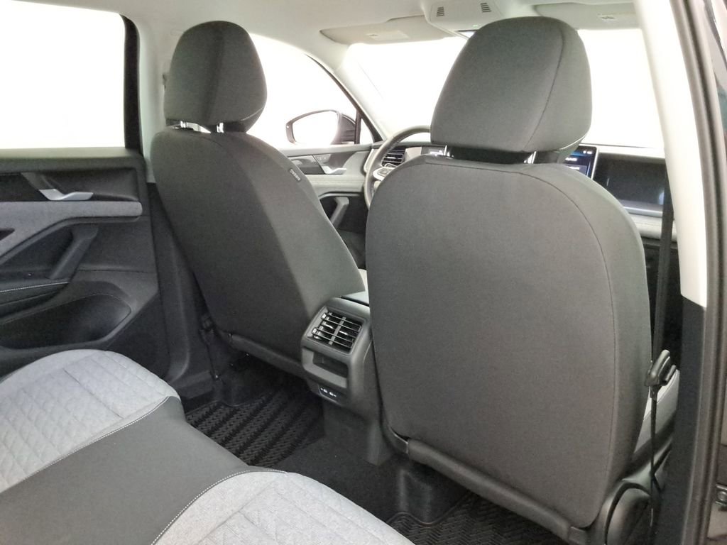 Certified 2025 Volkswagen Tiguan S FWD image 20