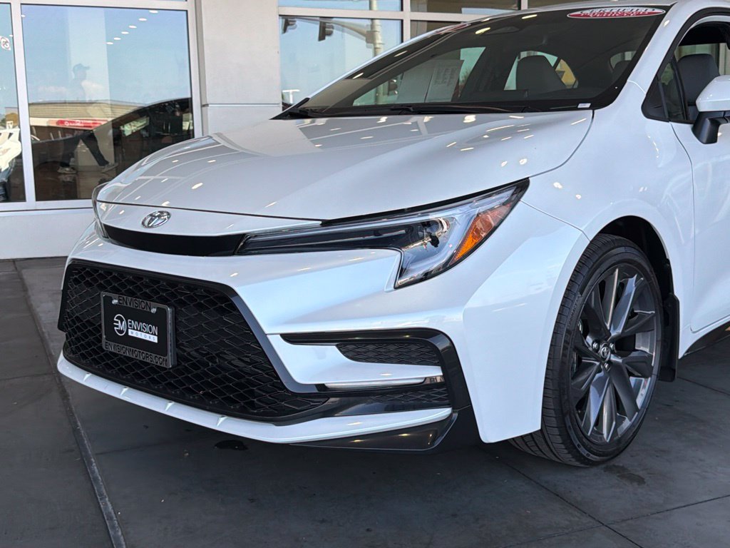 Certified 2026 Toyota Corolla SE FWD image 3