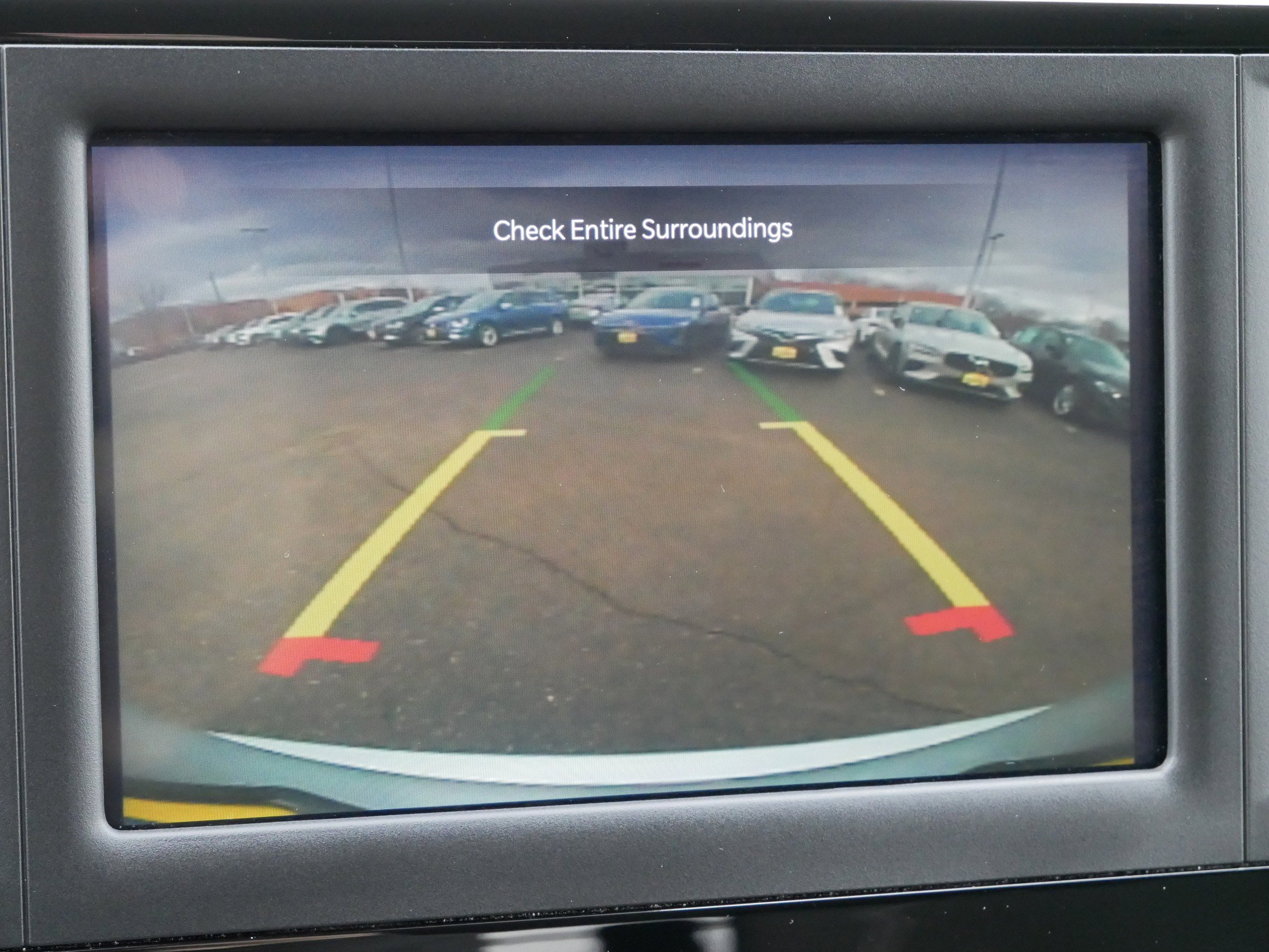 Used 2023 Chrysler Voyager LX image 32