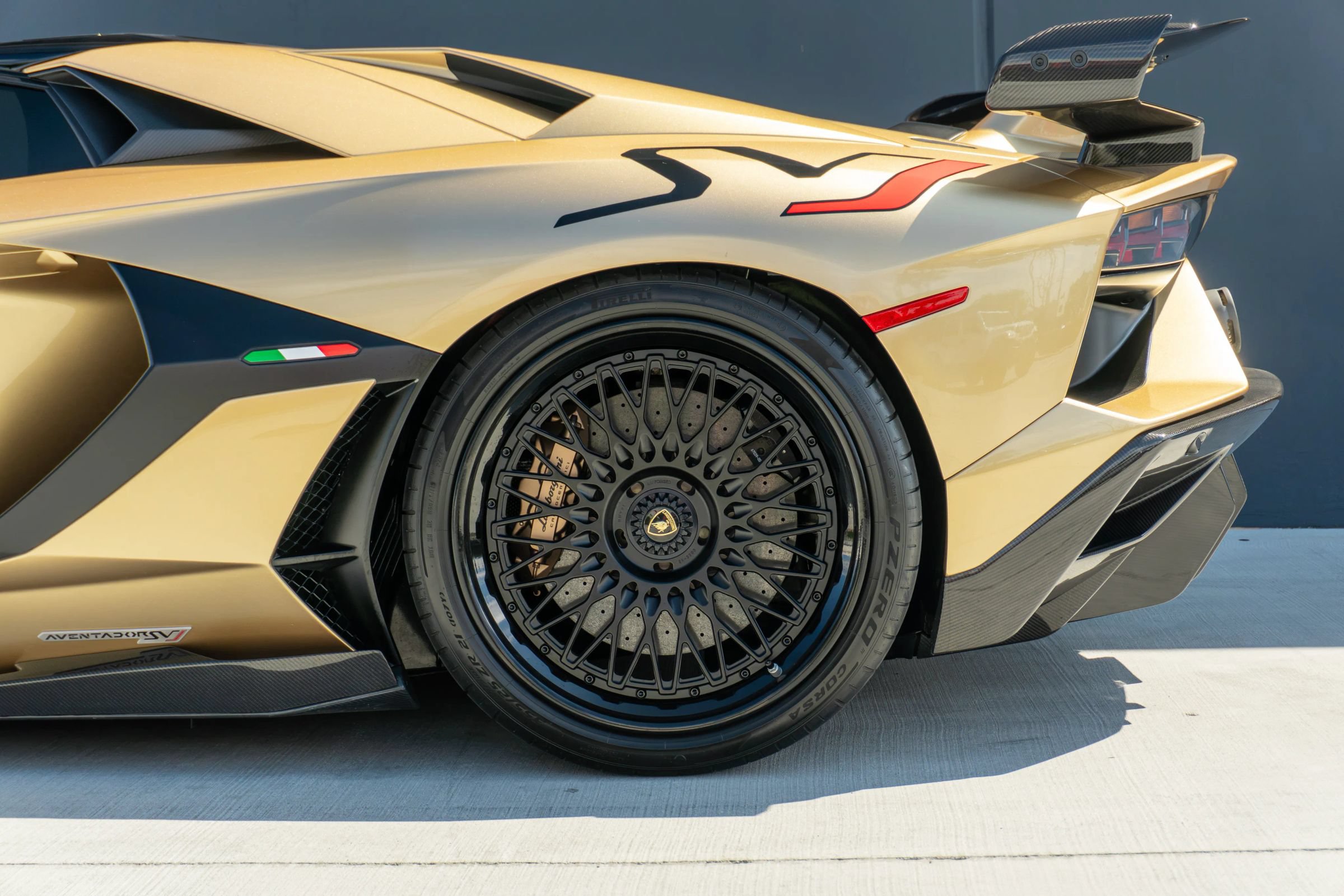 Used 2020 Lamborghini Aventador SVJ AWD/4WD image 23