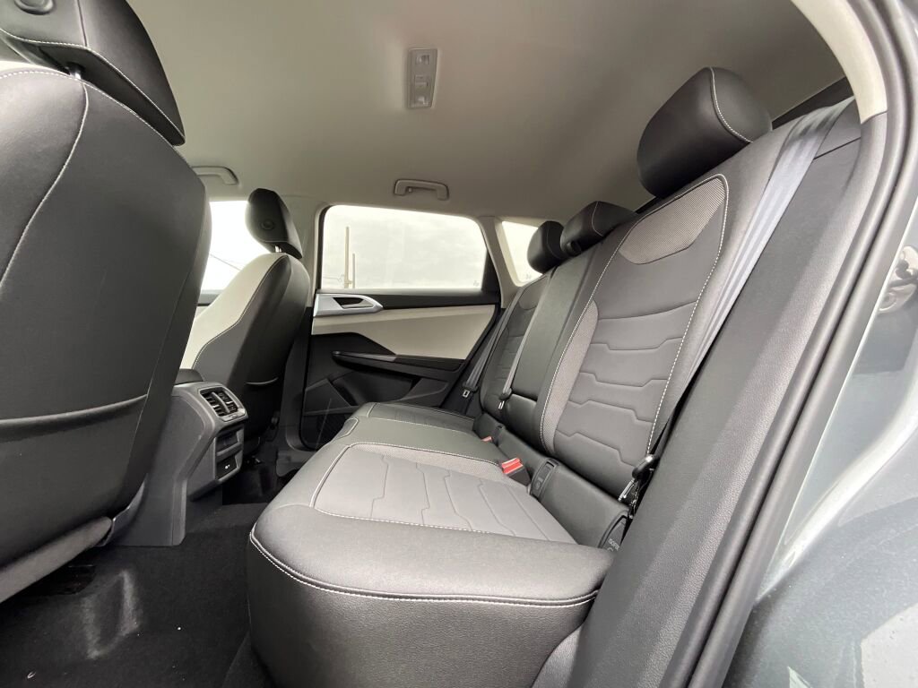 New 2025 Volkswagen Taos SE image 13