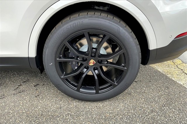 New 2026 Porsche Cayenne Coupe image 16