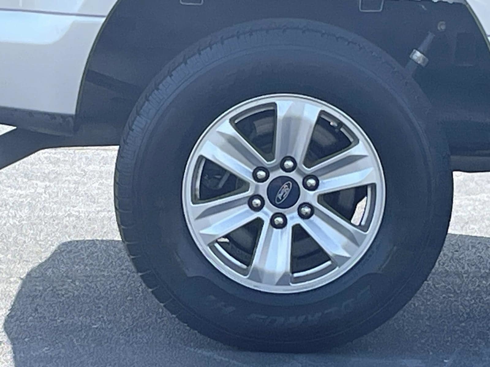 Used 2015 Ford F150 XLT image 9