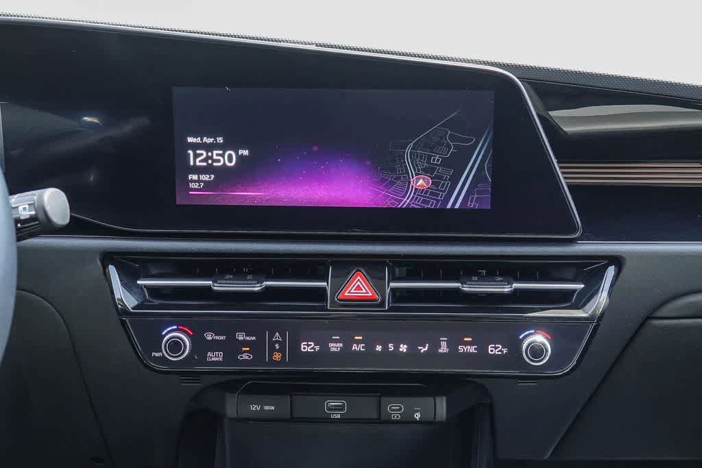 Certified 2024 Kia Niro Wind FWD image 12
