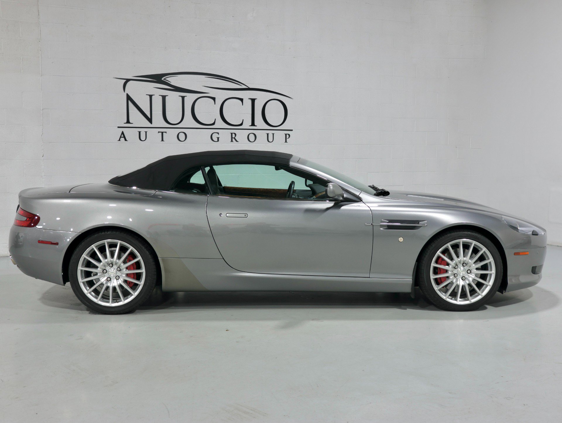 Used 2008 Aston Martin DB9 Volante RWD image 5
