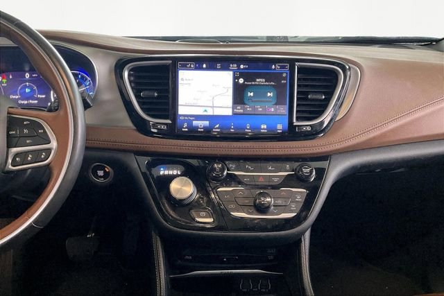 Used 2021 Chrysler Pacifica Limited w/ Uconnect Theater Family Group image 9