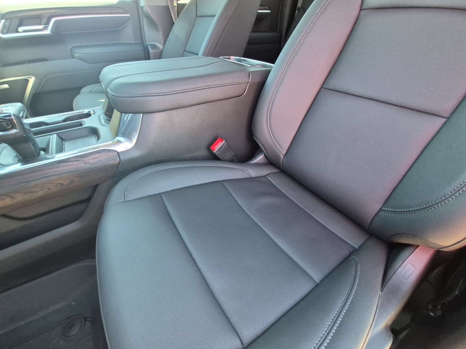 New 2026 GMC Sierra 1500 SLT AWD/4WD image 24