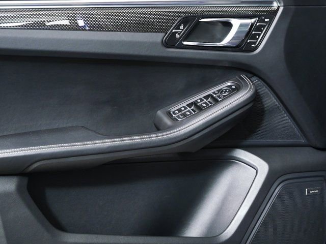 Used 2025 Porsche Macan GTS AWD/4WD image 6