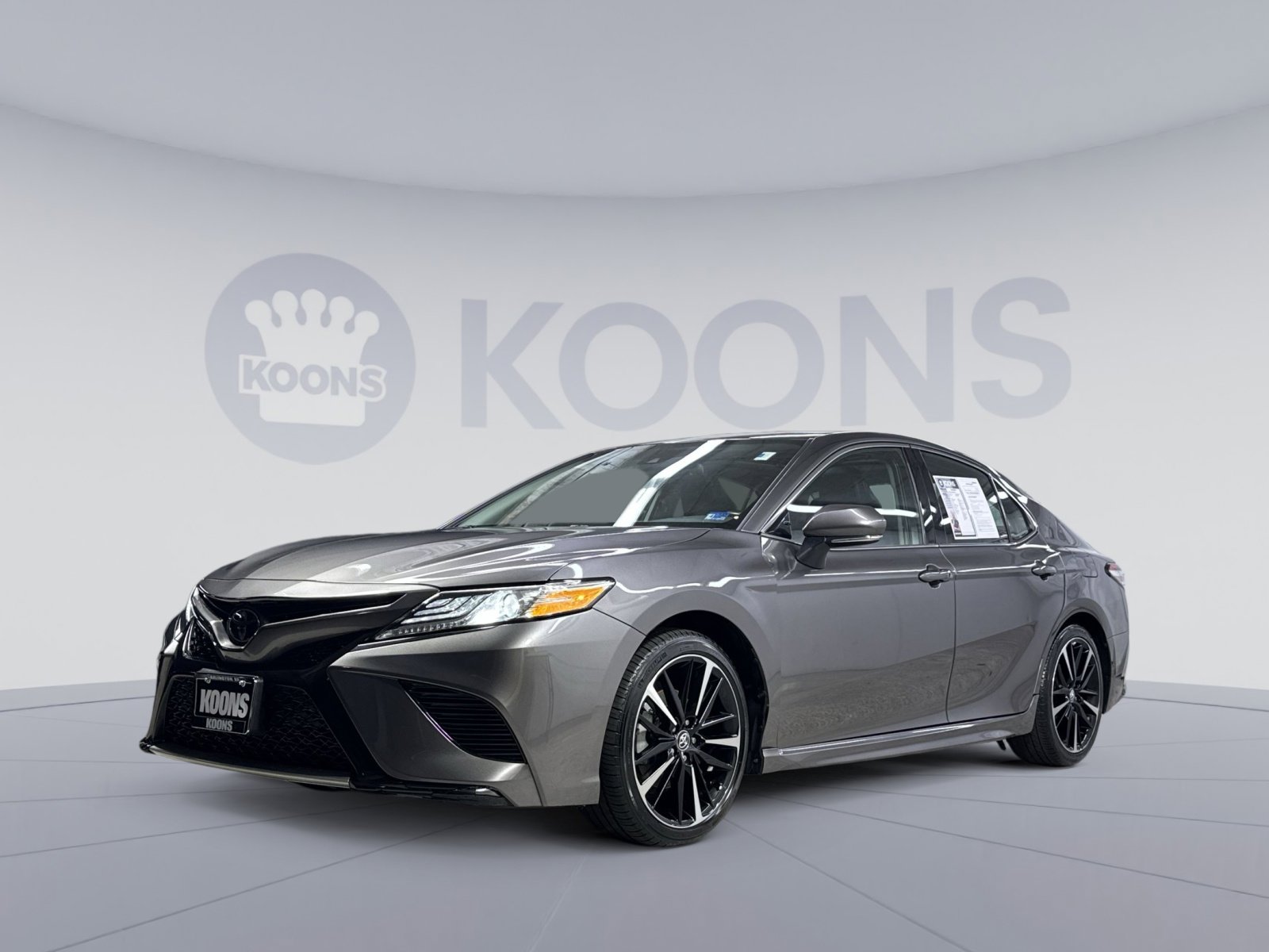 Used 2020 Toyota Camry XSE image 1