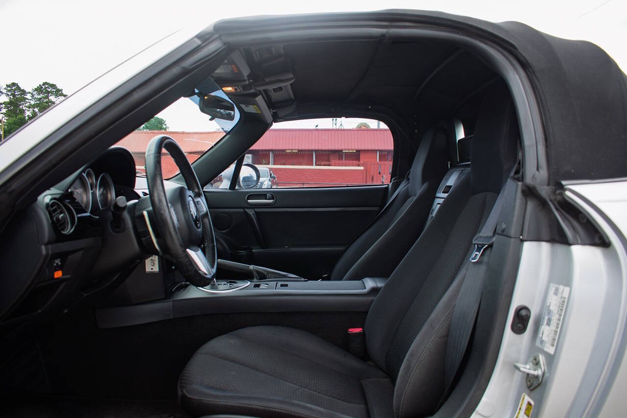 Used 2008 MAZDA MX-5 Miata Touring RWD image 21