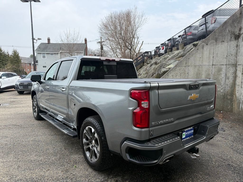 Used 2024 Chevrolet Silverado 1500 High Country image 3