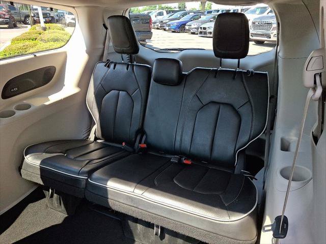 Certified 2023 Chrysler Pacifica Limited FWD image 10