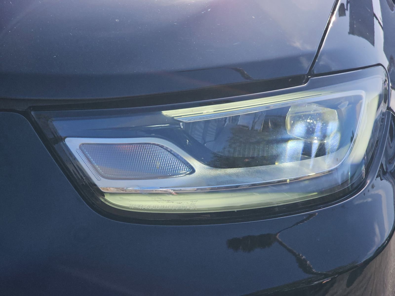 Used 2025 Chrysler Pacifica Select FWD image 41